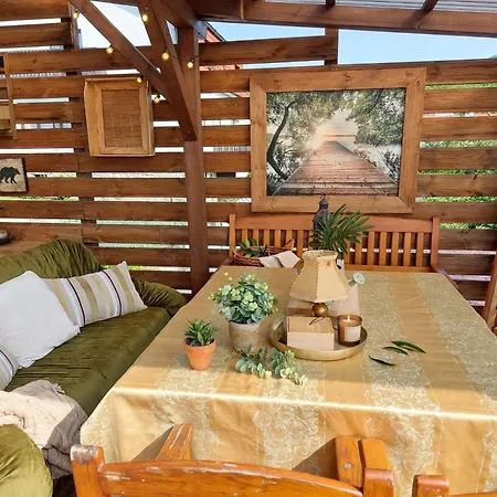 Bed & Breakfast Svojse 3*